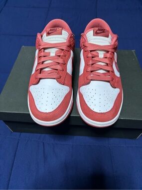 Nike Dunk Low Valentines Day 2024 Size 8.5M/10W